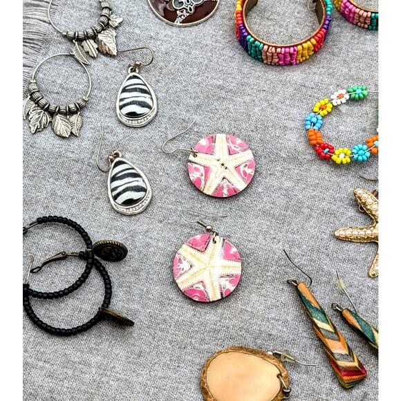 Lot of 29 Pair of Boho Vibe Earrings for Pierced Ears - Picture 3 of 10